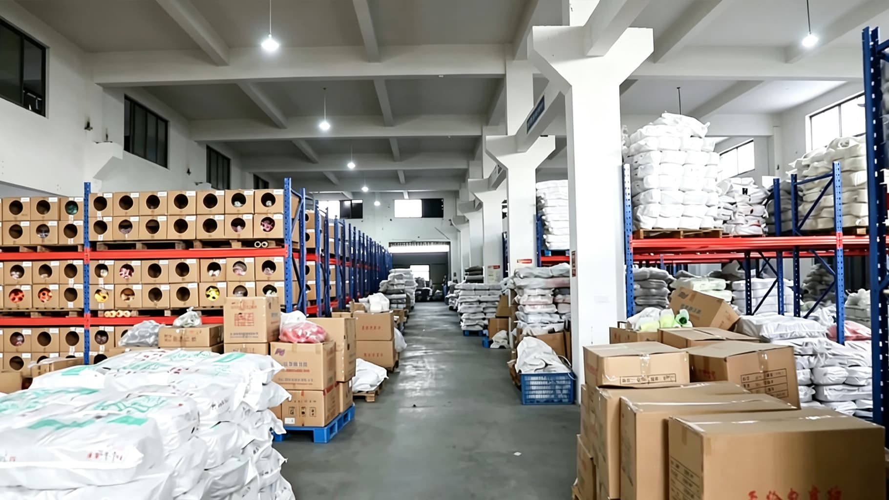 Yarn and material warehouse supporting custom socks manufacturing